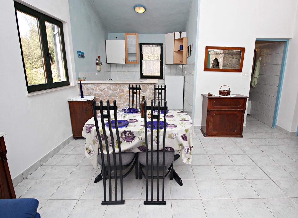 Guest House Beverin Sali Exterior photo