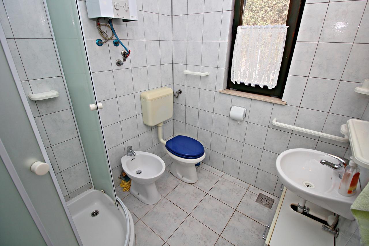 Guest House Beverin Sali Exterior photo