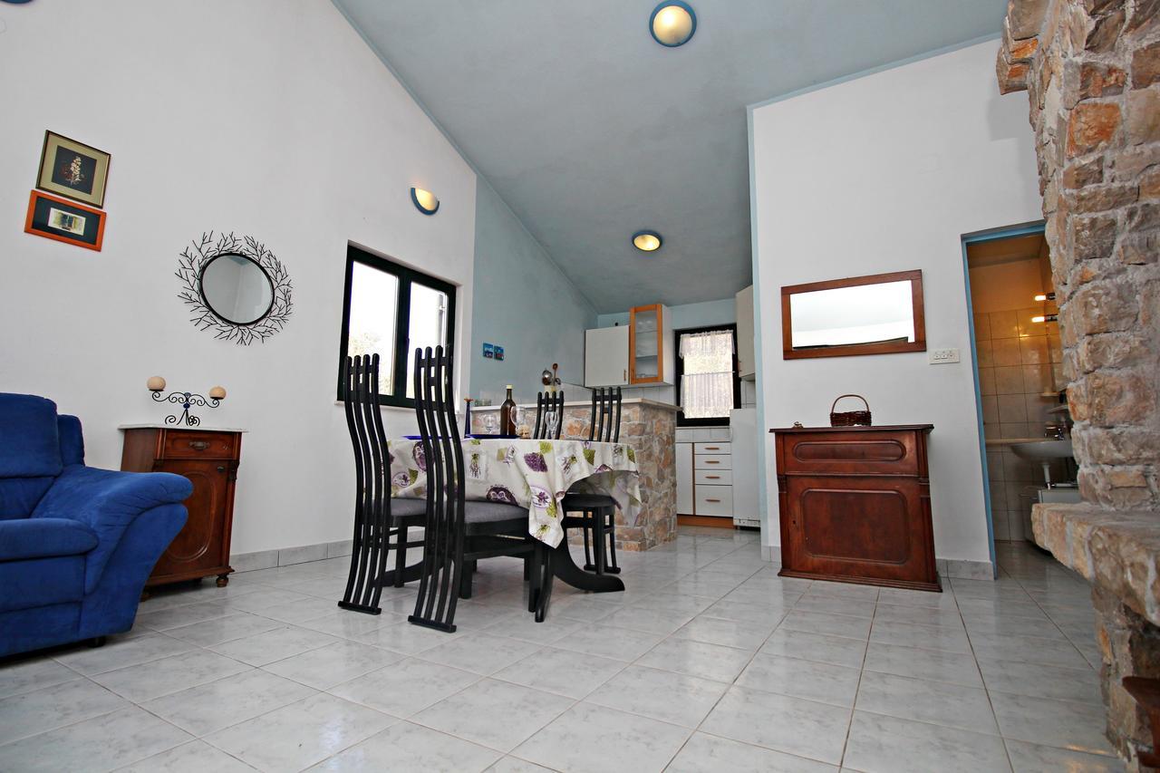 Guest House Beverin Sali Exterior photo