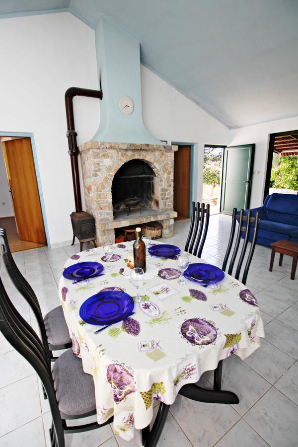 Guest House Beverin Sali Exterior photo